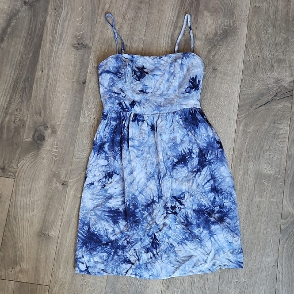 2/$20 Vero Moda - Blue Tie-Dye Spaghetti Strap (Removable) Dress - Size 34 - Picture 1 of 4